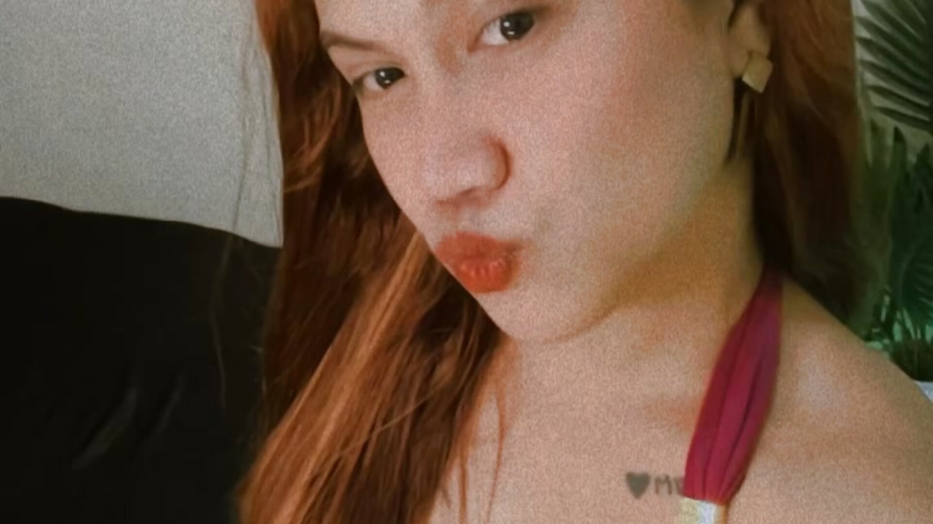 D58EBCFD-9C78-4283-AEEF-C17CEF5E5FD5 - Queen-barbie主播的视频