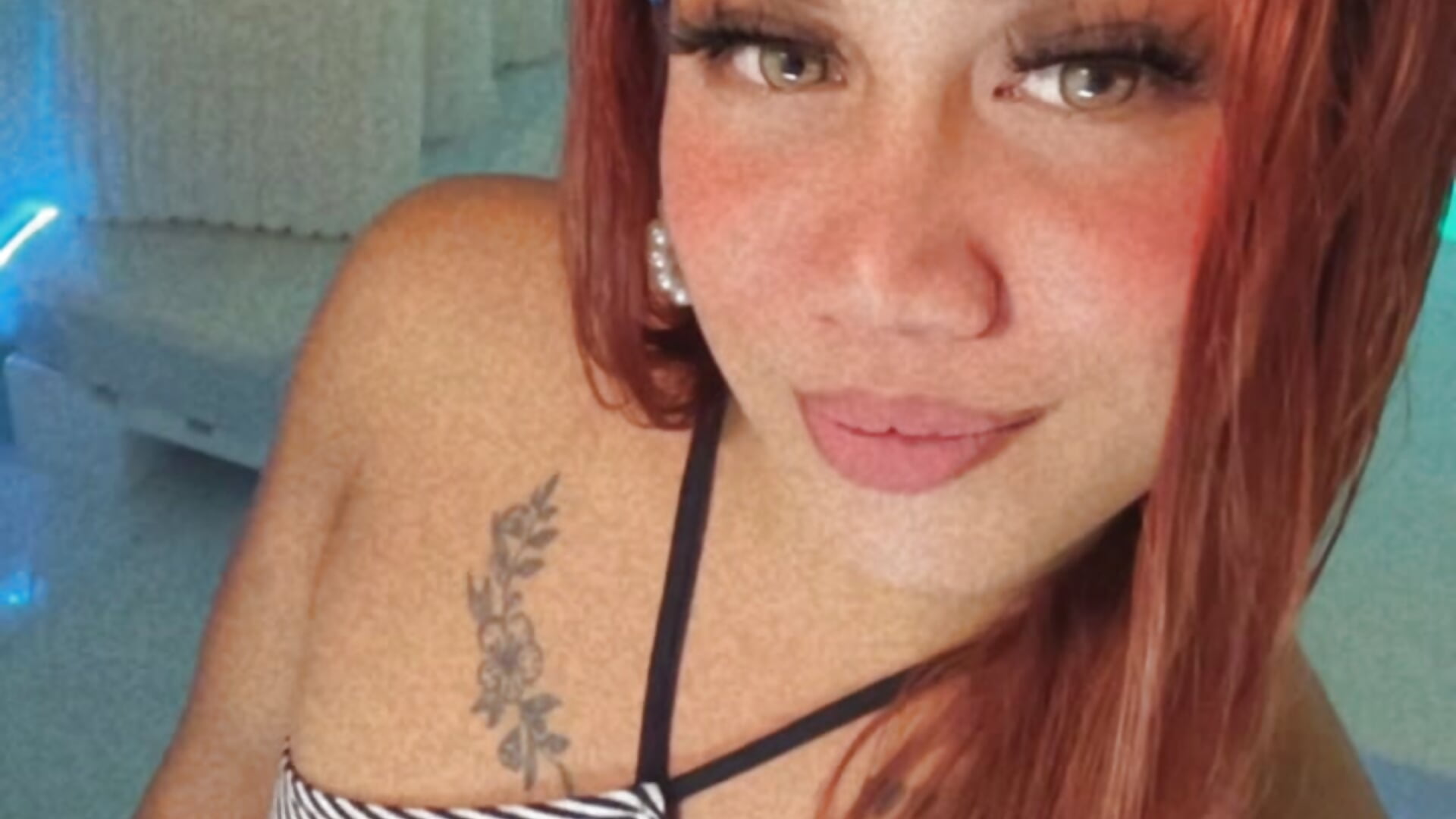 998302B2-95EF-4285-849C-C0F9D27B9C24 - Queen-barbie主播的视频