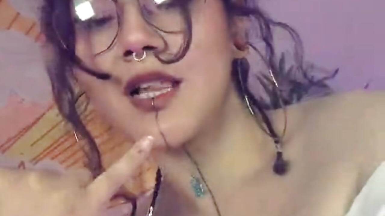 Kiss Me, Wild Girl 💖 - video av Sylvara_bx cam model