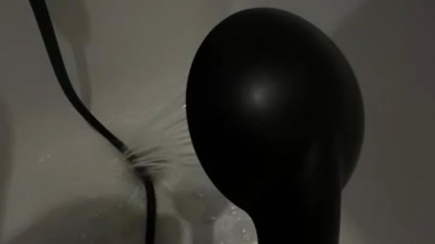 Shower show? 🕺 - فيديو من aidick10 موديل الكام