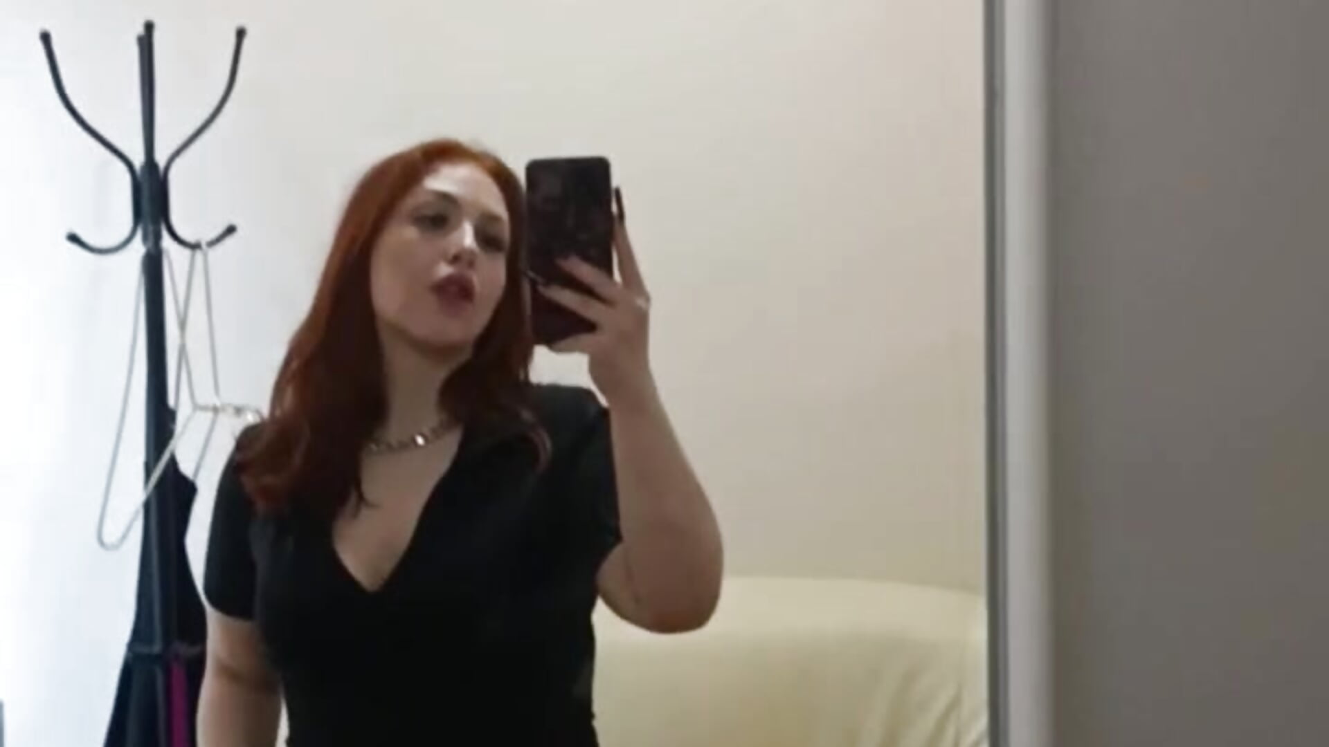 me at home - video van MonickaV cam-model