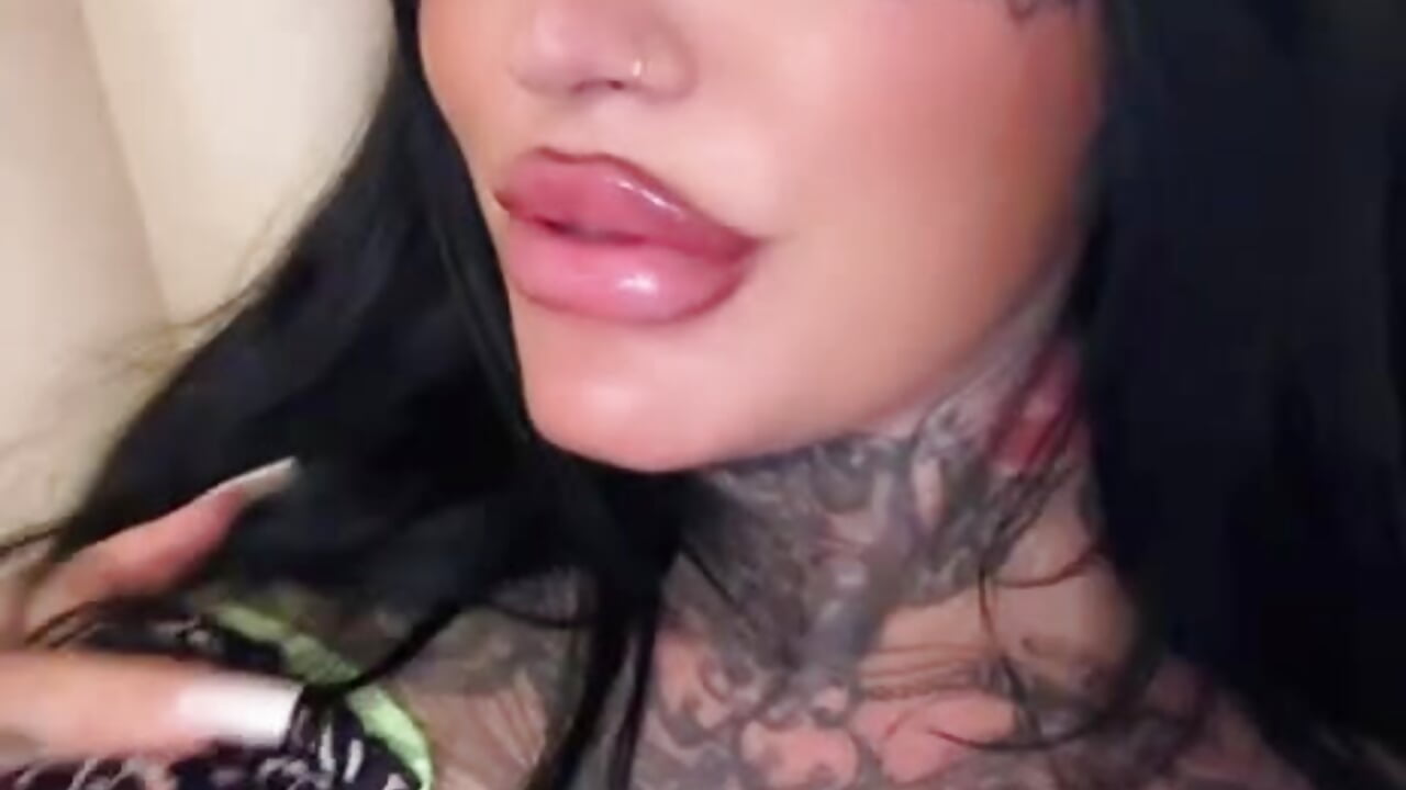 Play with my titties 🍒 - ক্যাম মডেল Lollyfreak-এর ভিডিও