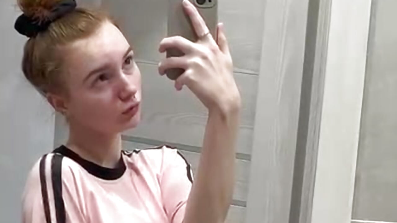 WhatsApp Video 2026-02-12 at 14,10,25 - video oleh model kamera lunli0