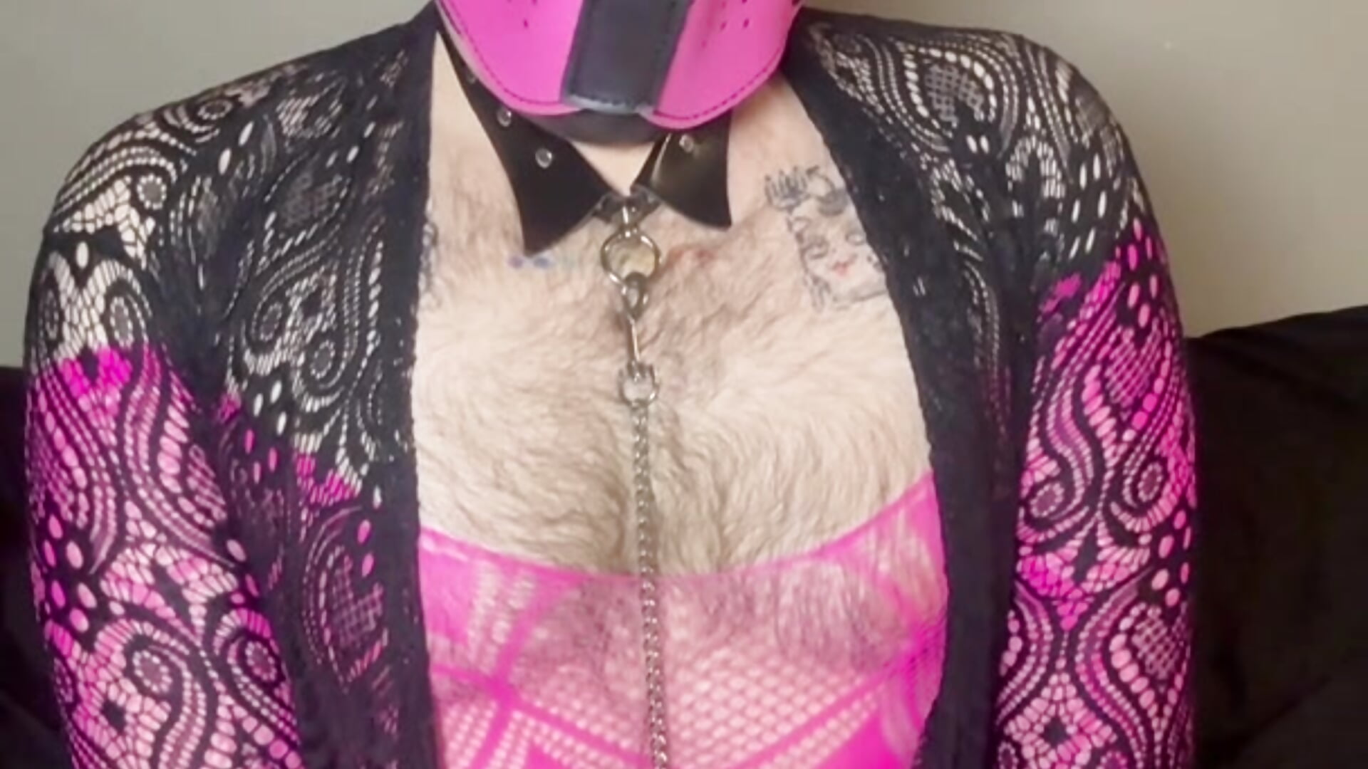 bouncing and whining on it - ক্যাম মডেল fuzzytummies-এর ভিডিও