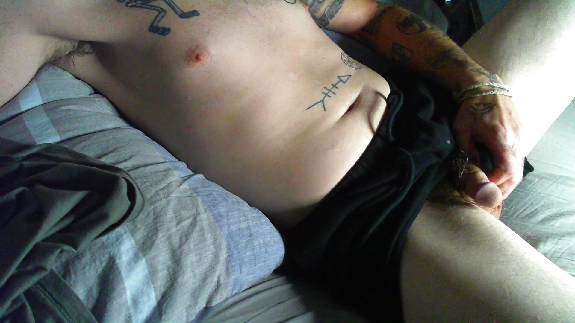 b40f135c-2d7b-4f54-9618-65b82593504f-1_all_4347 - video av dddyfckr cam-modell