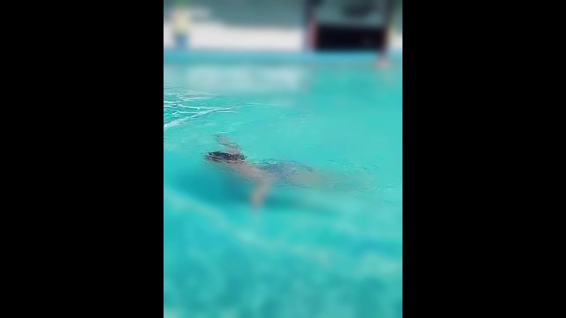 swim and chill – video af DollyGersoon cam-model