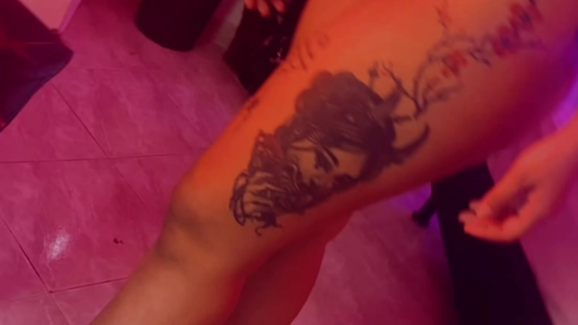 Do you like my tattoos? - วิดีโอโดย Kassandra_Foxxx โมเดลแคม