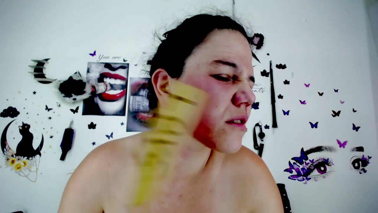 spanking my cheeks very hard – video modela na kameri MailyRoux