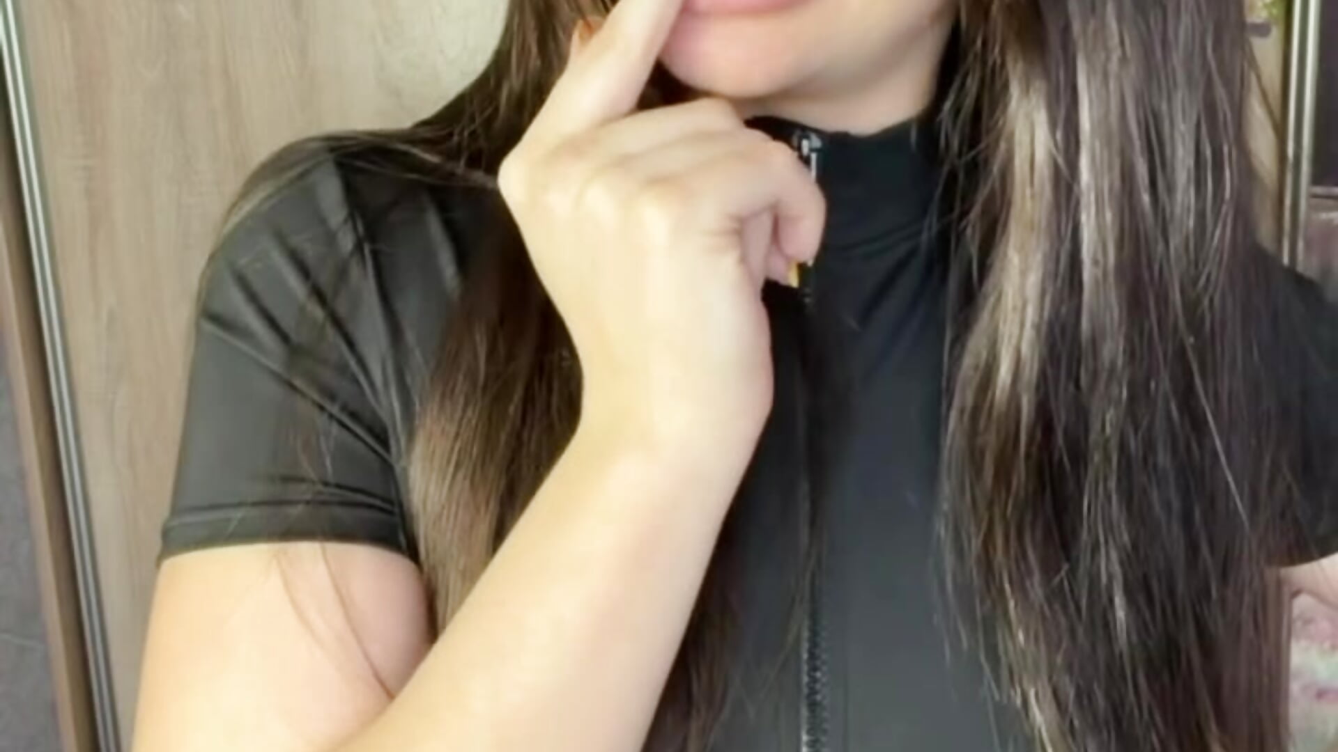 sweet lips - video by Tina_Tingle cam model