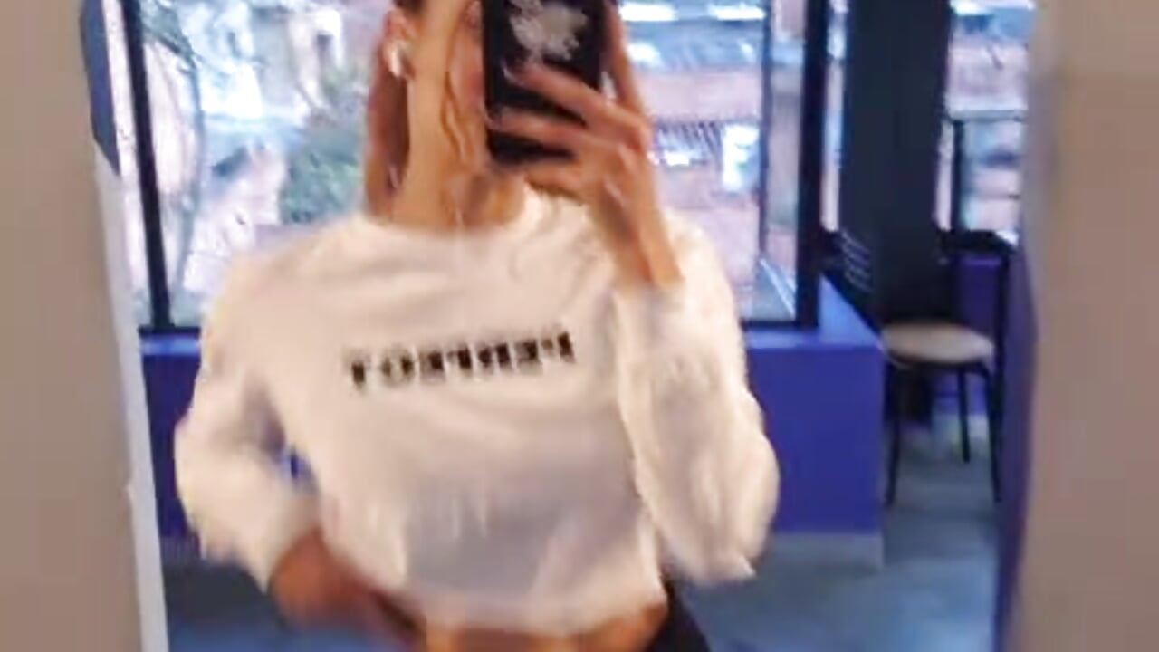 WhatsApp Video 2026-02-05 at 1,03,31 AM - video van ninna_vinns cam-model