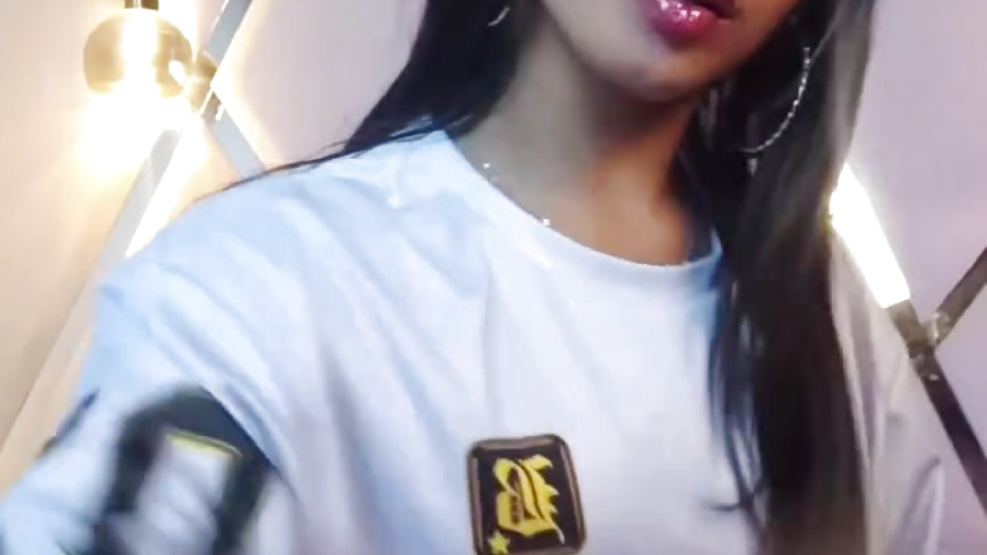 Vídeo  9329 de modelo de vídeos MeelFox – em alta