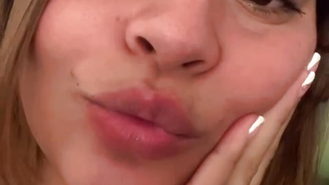 Welcome to my profile 💕😋 - فيديو من mia_Live23 موديل الكام