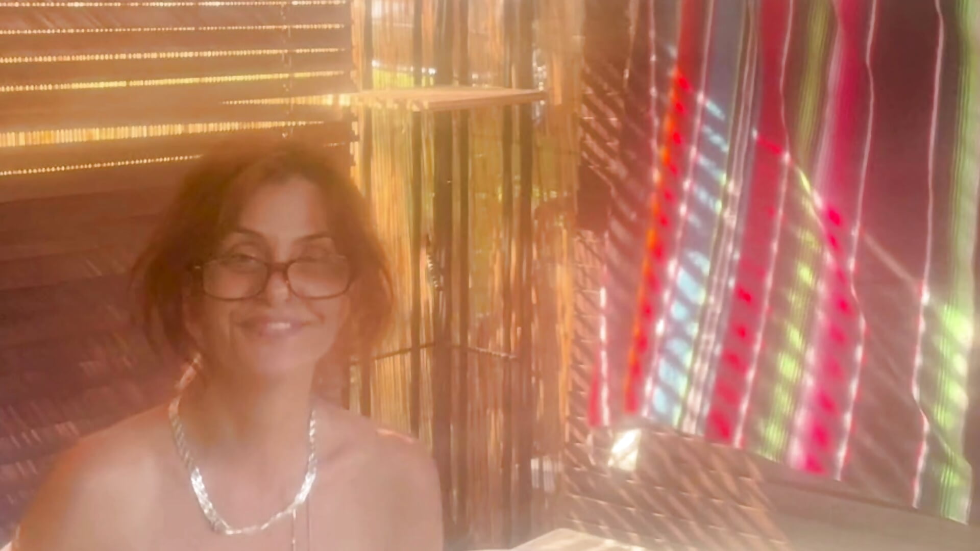 aplejucy-sprayed – video od webkamerové modelky JUCY_APPLE