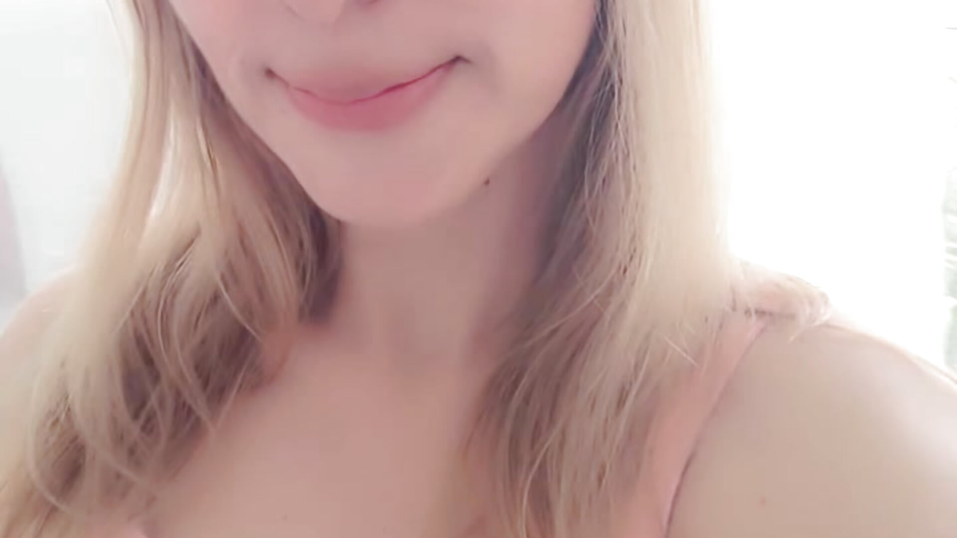 Mi nueva casa 🤗 - video by AlexaFoxx_ cam model