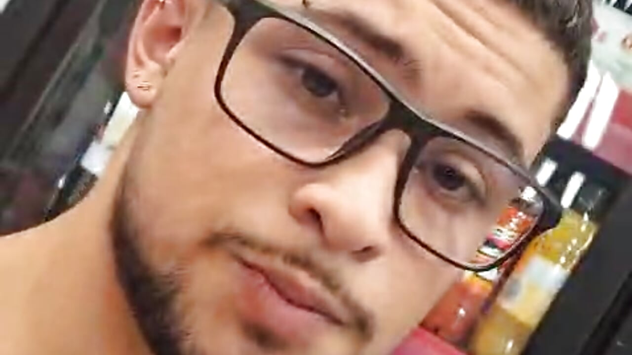 valenssio_moretti – popularni video modela na kameri 4541