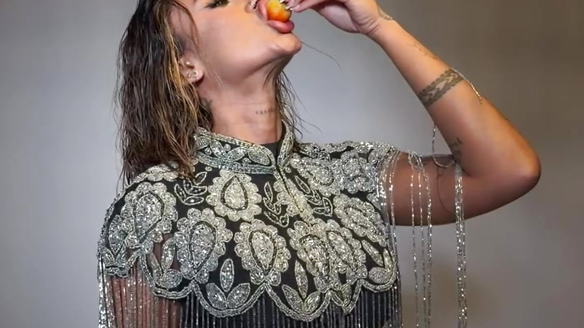 Kisses for ya! - video av IsisRivera cam-modell