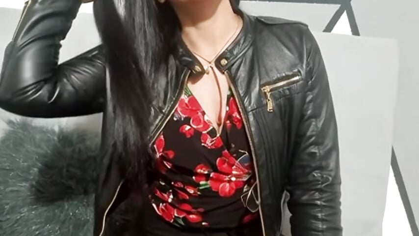 public - johana_collins 캠 모델의 동영상