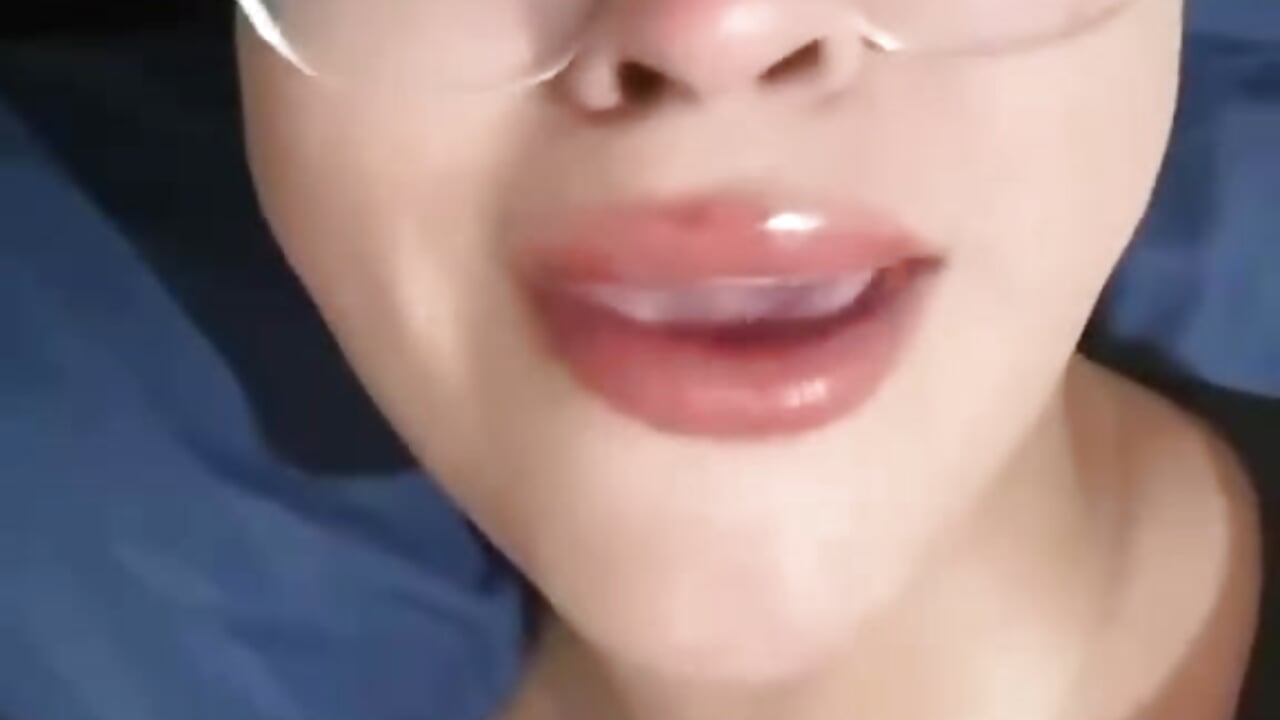 att,uEcBrhASUan3QxM2gp6pkayS5zGvTzI0do1Eo4Yxyk4 - video van Malufeemboy cam-model