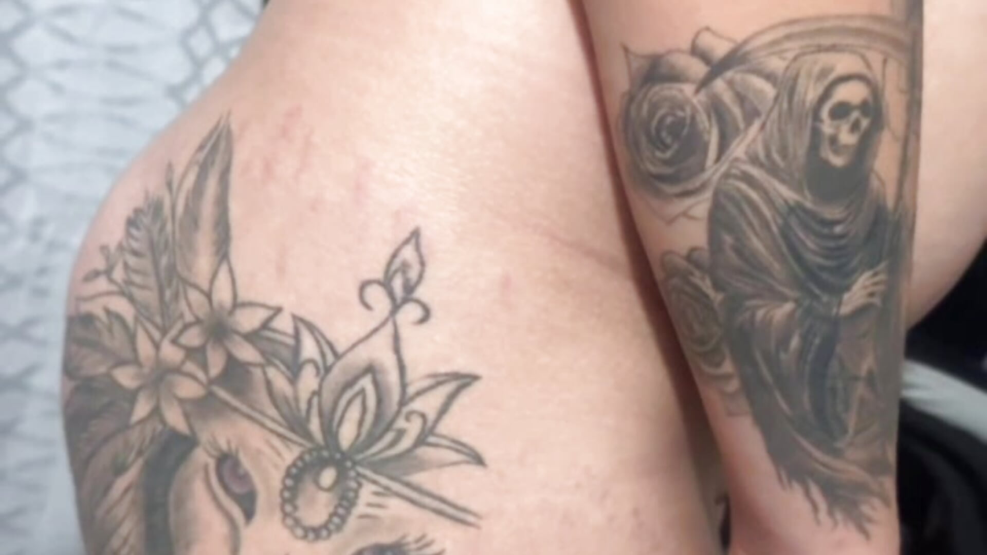 TATTOO ME – video modela na kameri ladycharlottex