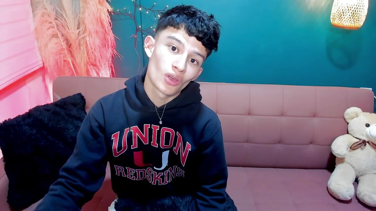 Kisses ♥ - відео від вебкаммоделі Patrick_Howland_