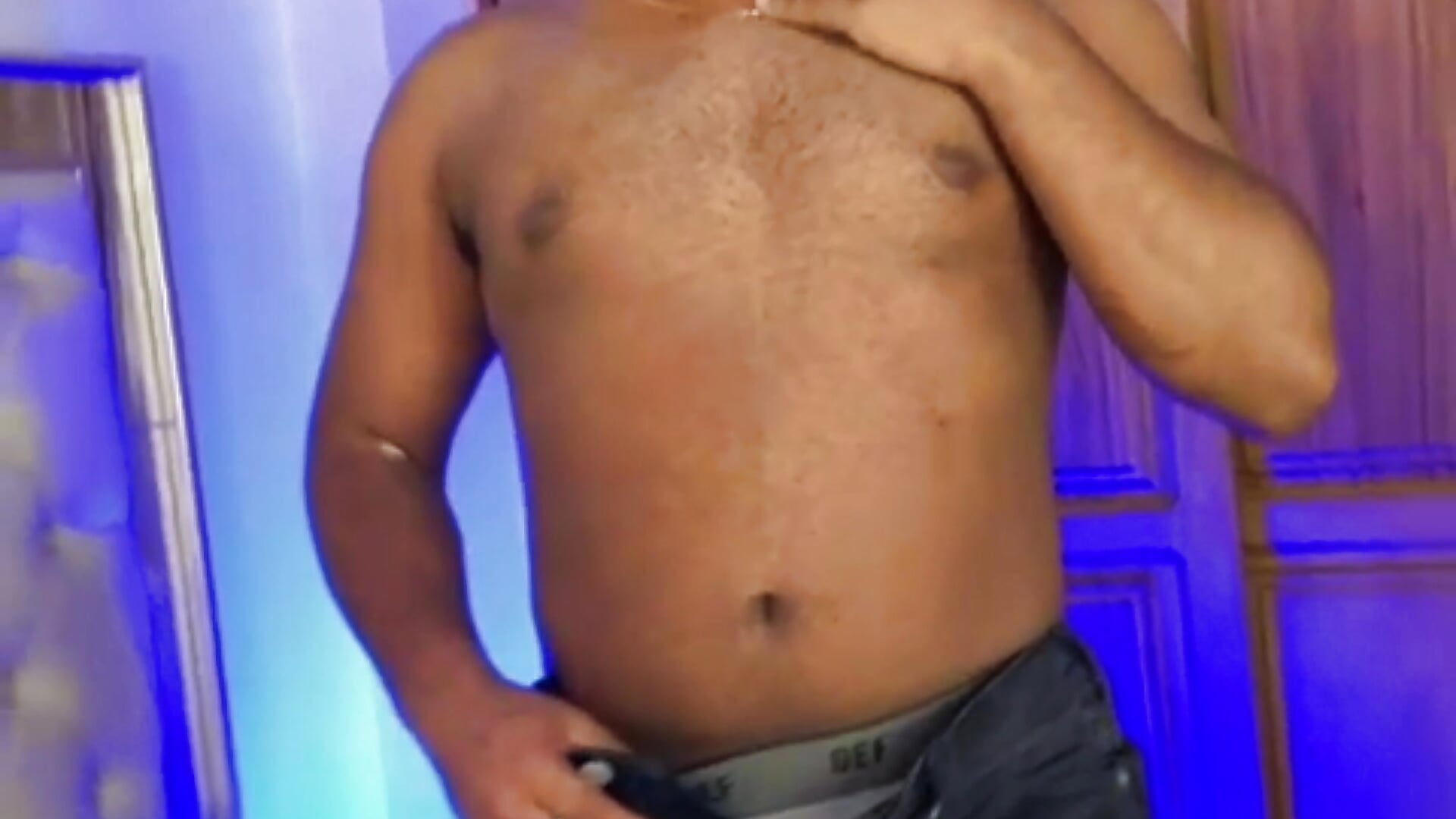 Horny – video od webkamerové modelky Jeus_Stanley