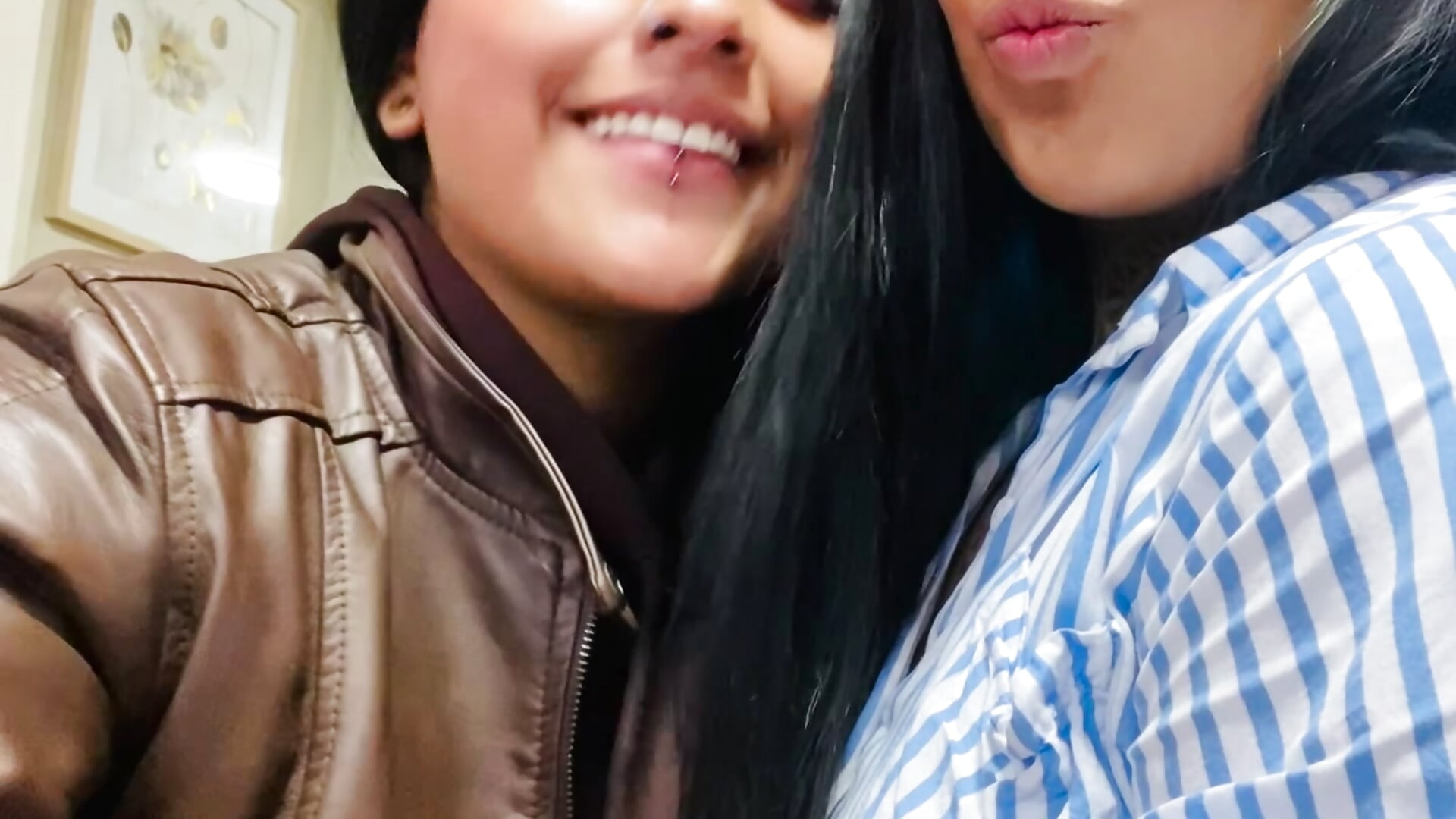 ❤️ - video by Annie_Alicee cam model