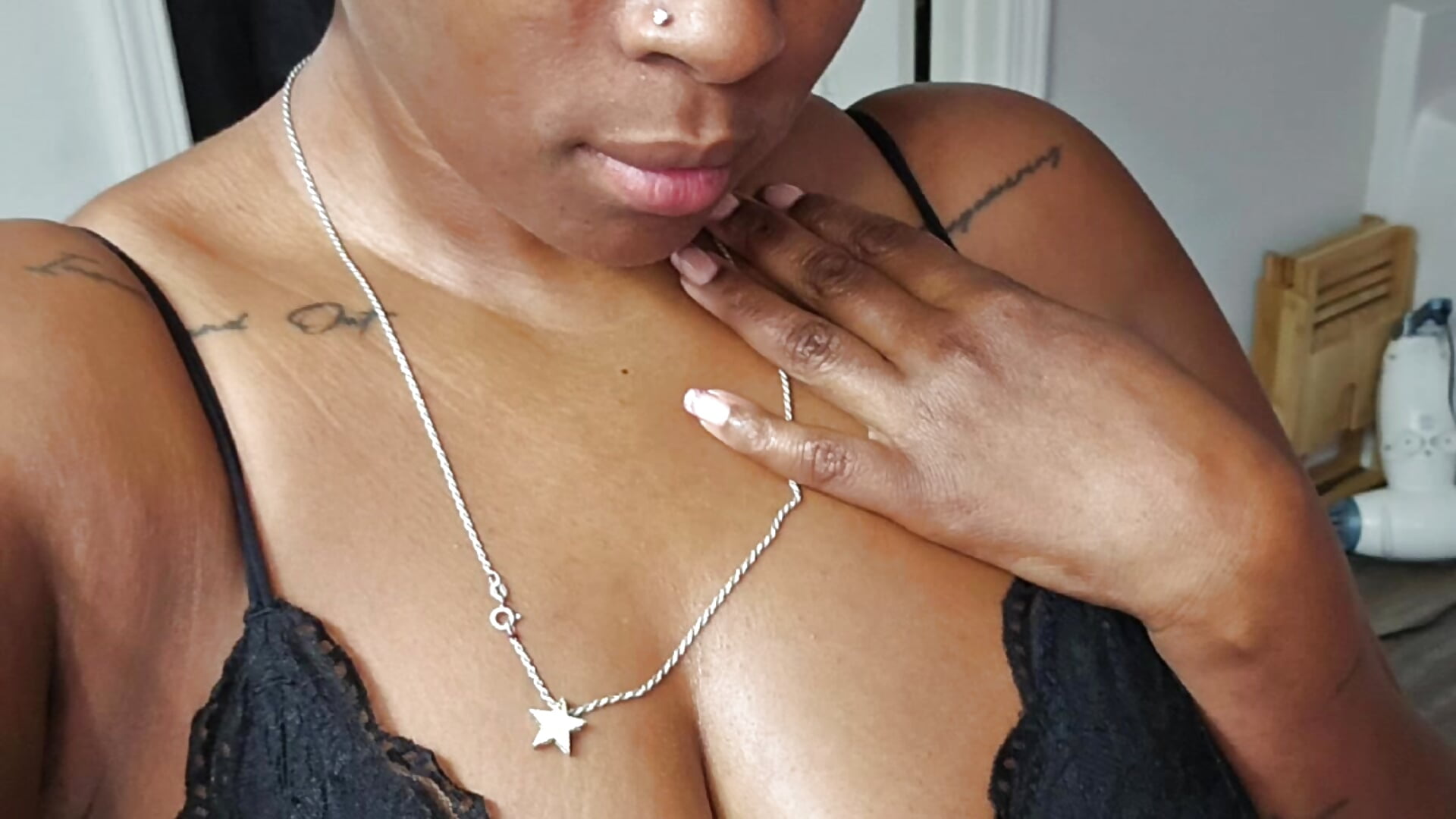 1000038869 - video by Kourtneyk cam model