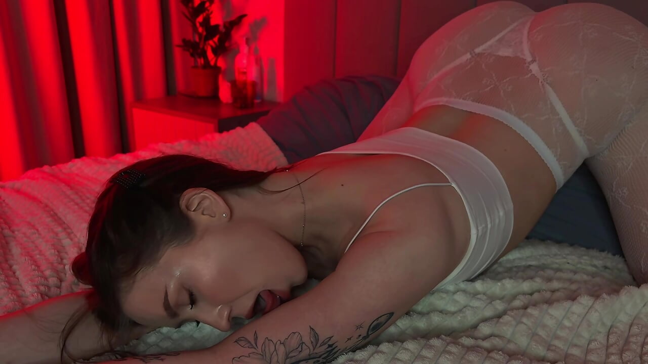 rawr - video oleh Velvet_Hell kamera model