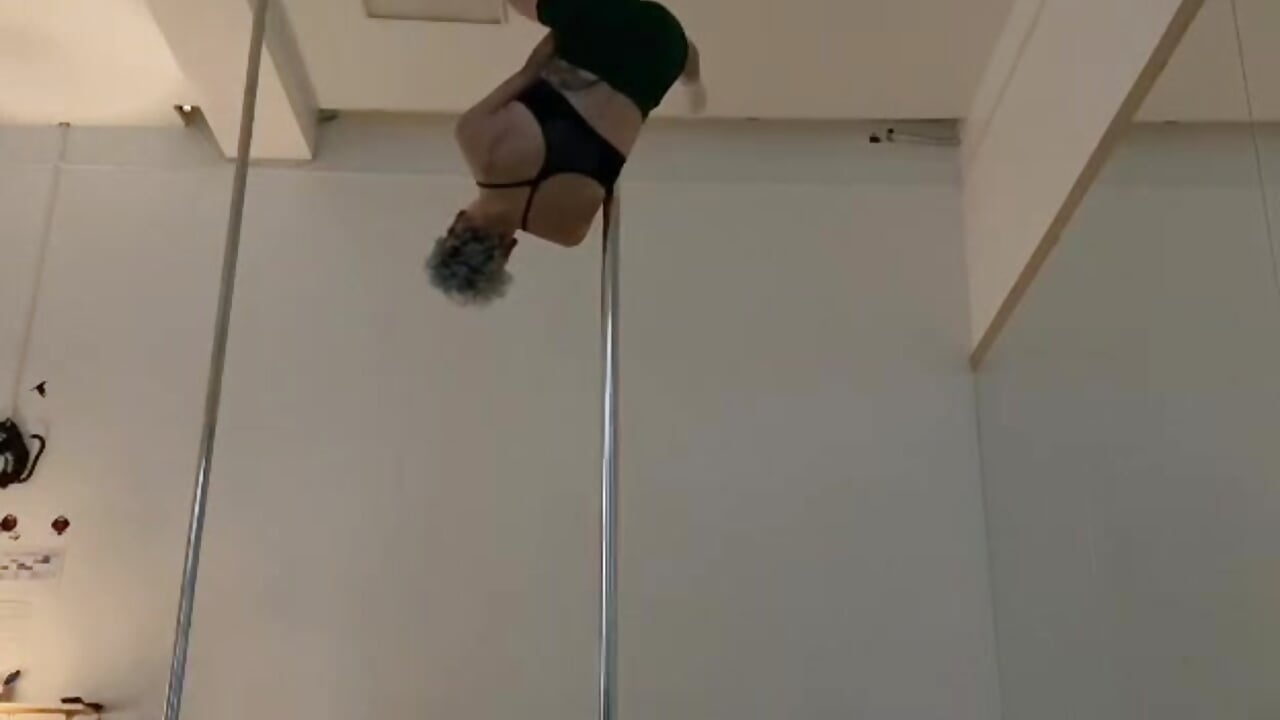 Surprised? - strip_dancer adlı kamera modelinin videosu