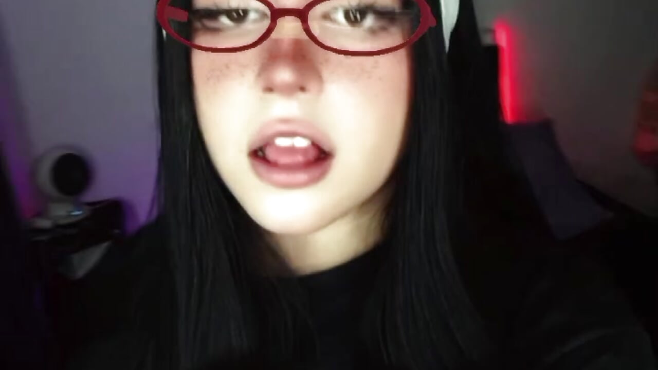 Hehe - βίντεο μοντέλου Daniellesins1