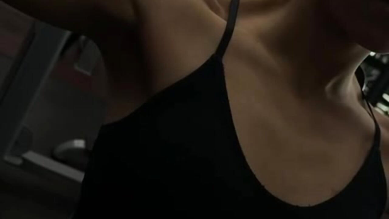 I live in the hall – video af DeloresOkoren cam-model