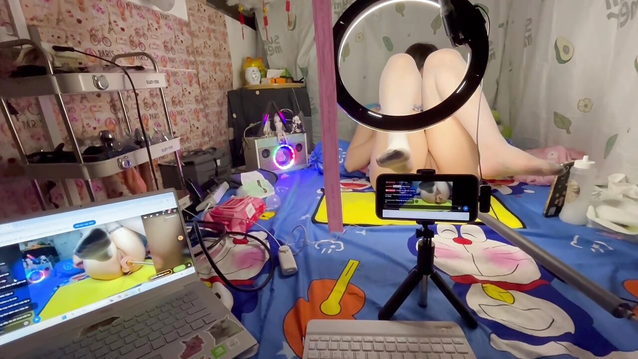 mọi người có tò mò về chỗ live của em hong - video by Lovey_fox