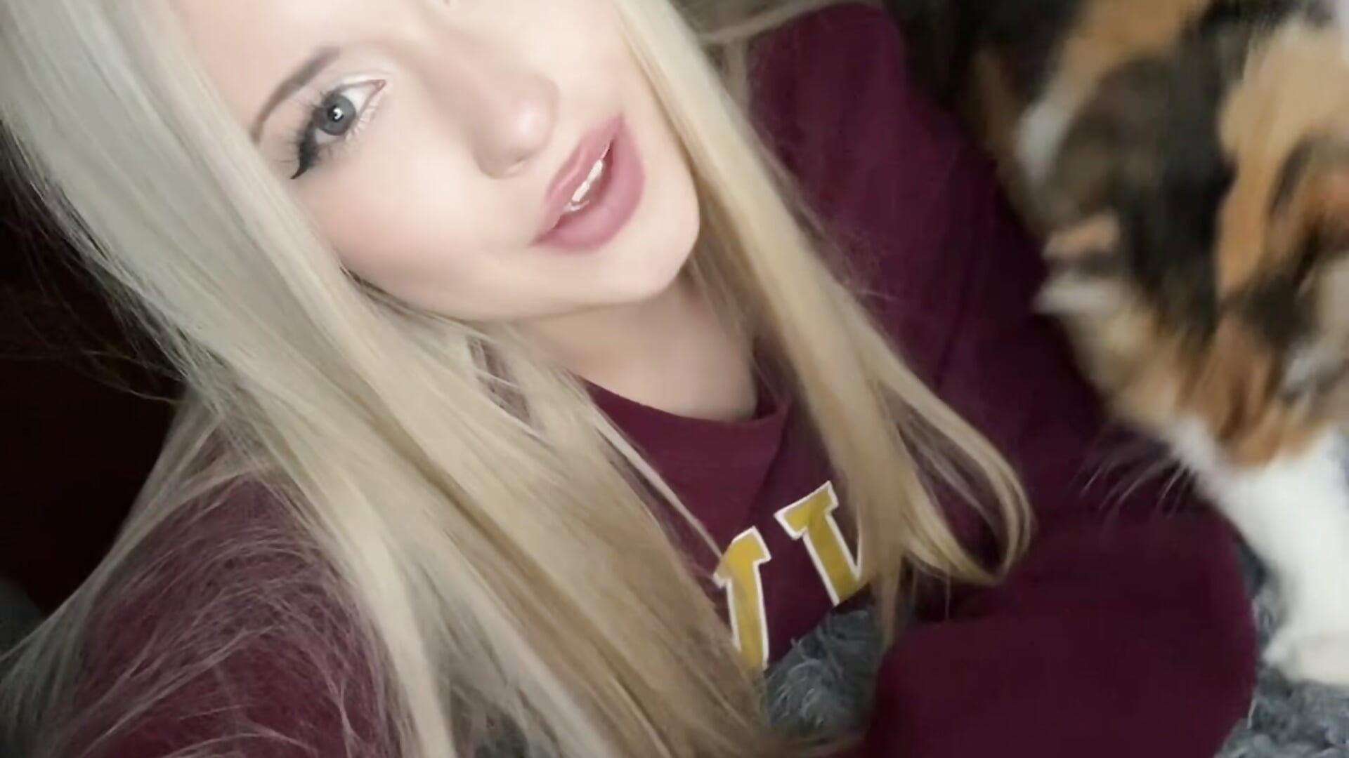 a79f2349a81146ecb05138b7b3909256 - vídeo de SisyLana modelo de câmara