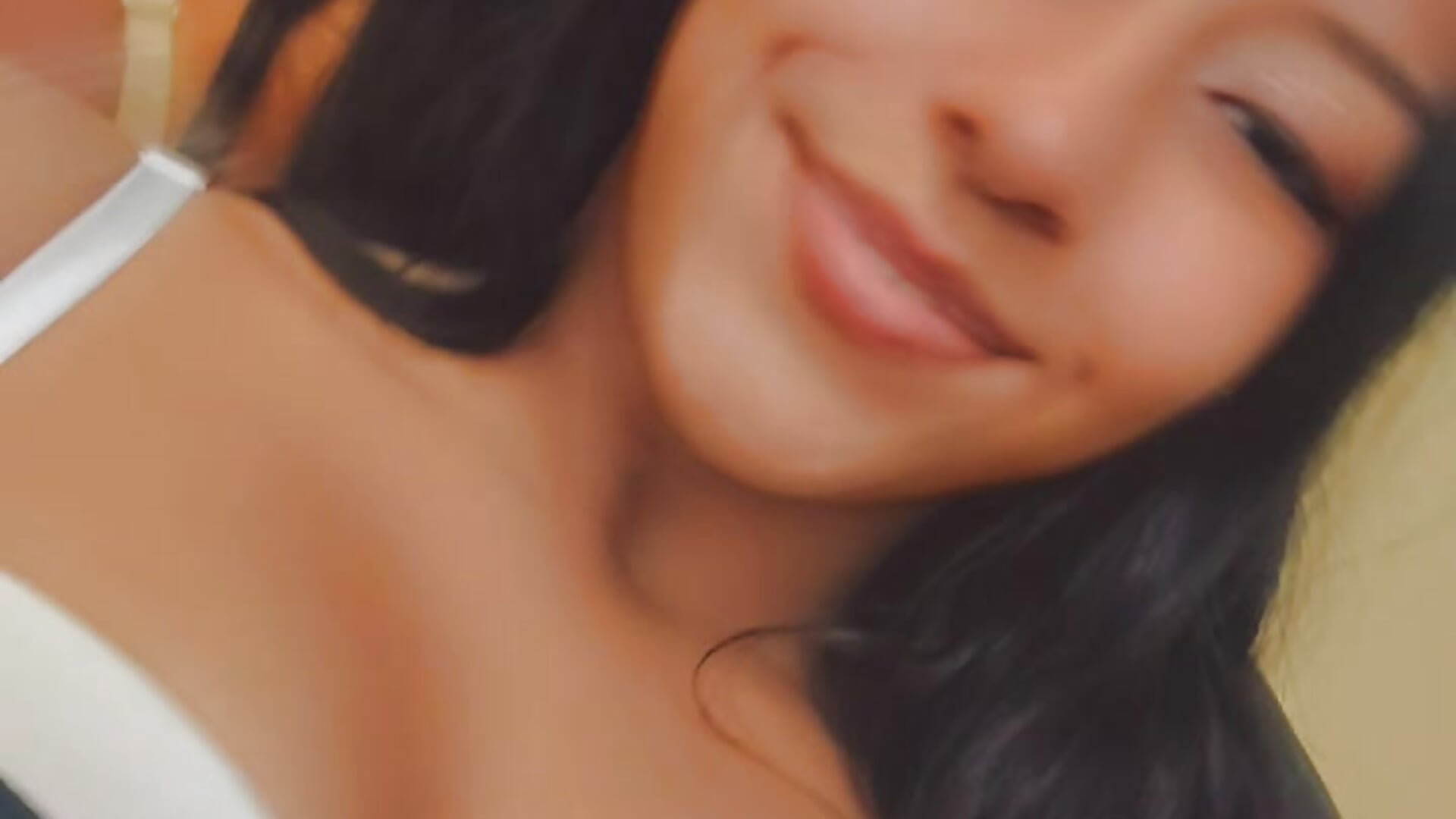 ☺️❤️🫣 - video di Vaneline2 modella di cam