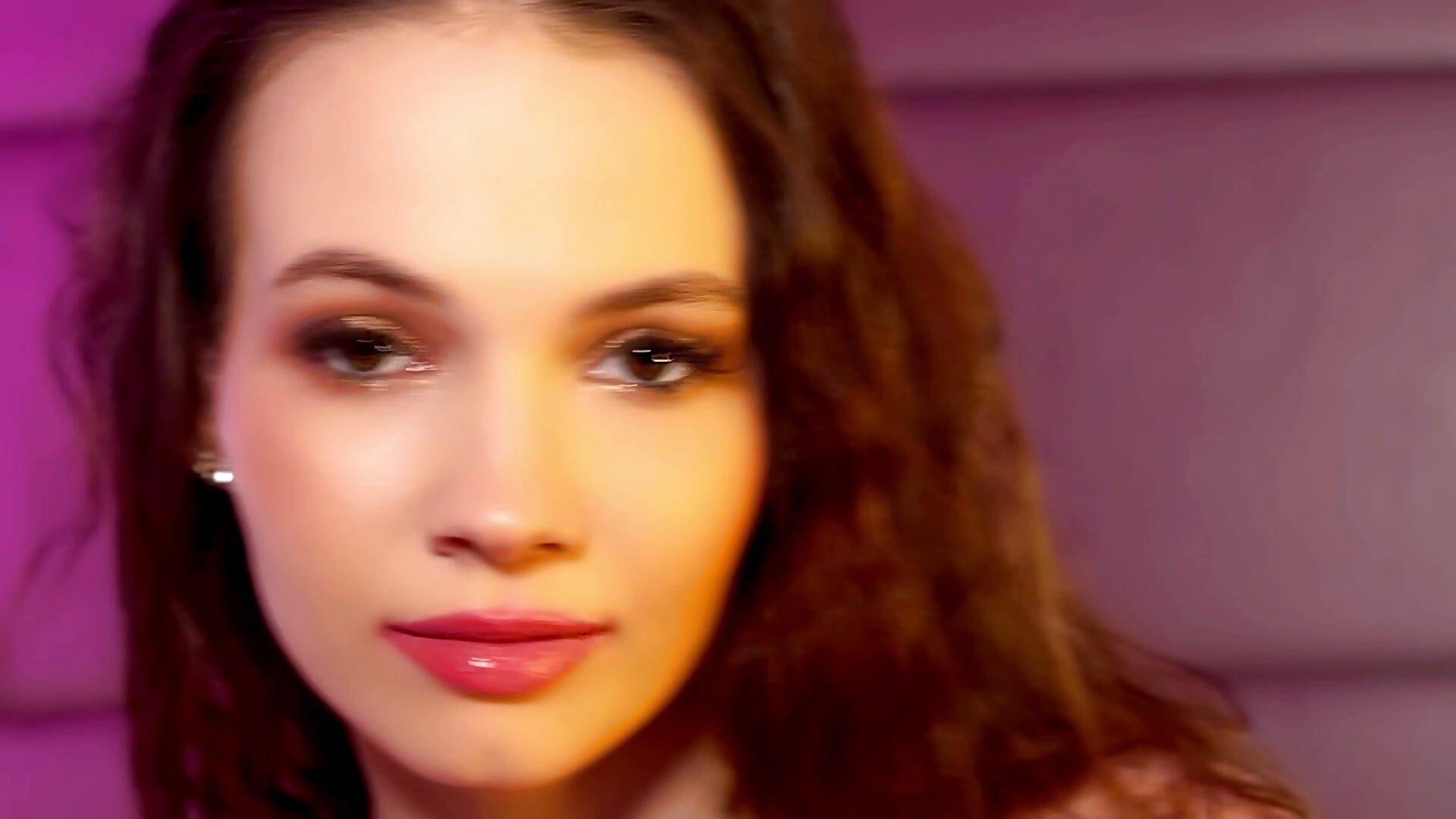 A Moment With Me - video av SilkSlowLips cam model