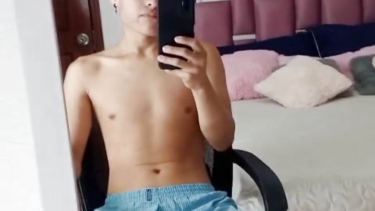 hola hola 👿 – видео вебкам-модели MaxyRyan