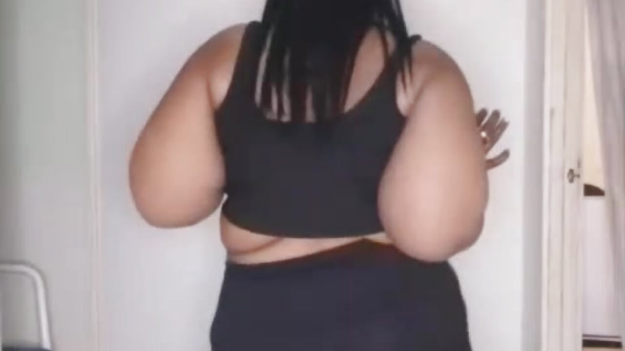 Opps - CurvySashia adlı kamera modelinin videosu