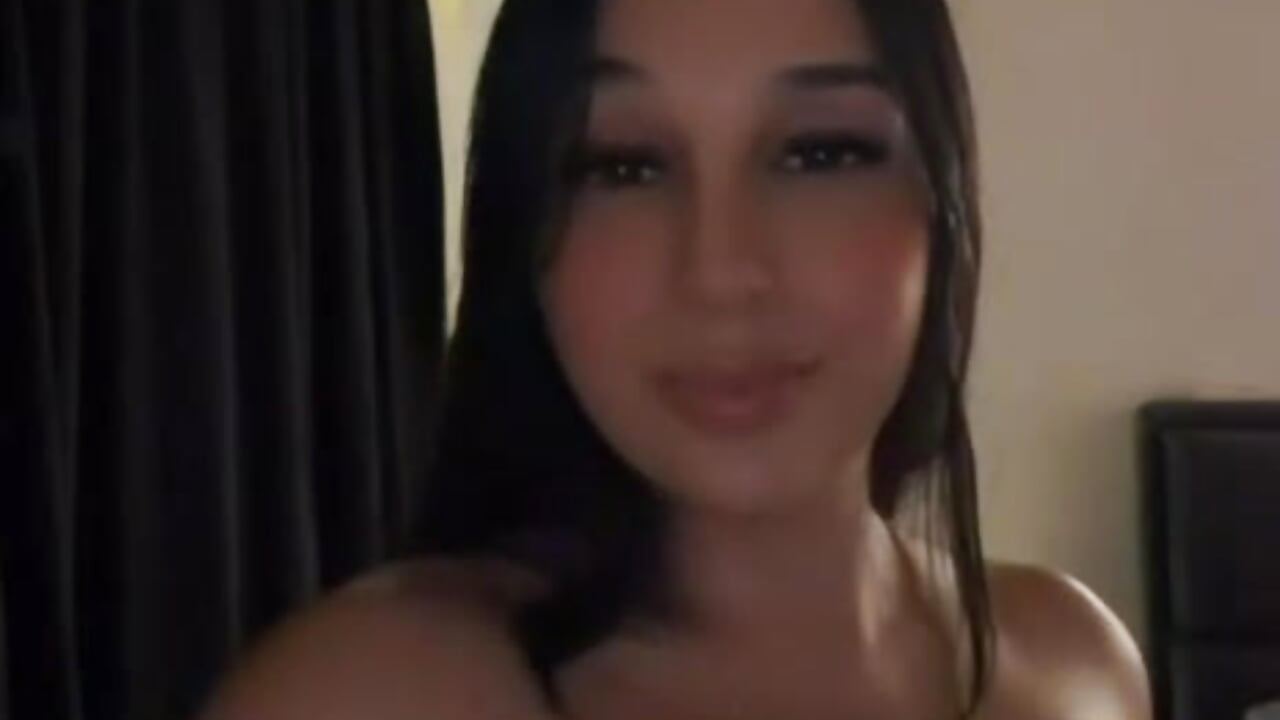 WhatsApp Video 2026-03-03 at 1,17,39 PM－カメラキャストのlexyblake10の動画