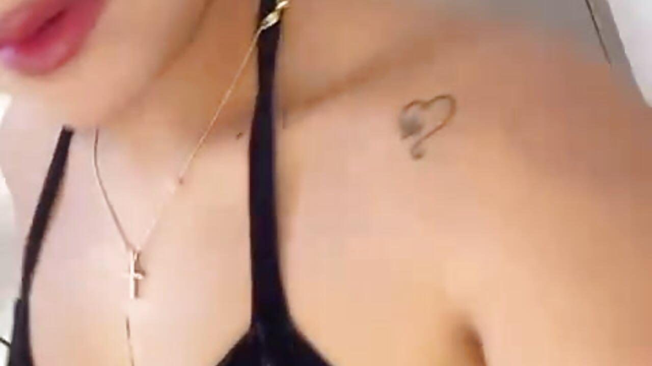 🦋Me🦋 - відео від вебкаммоделі emi_savach