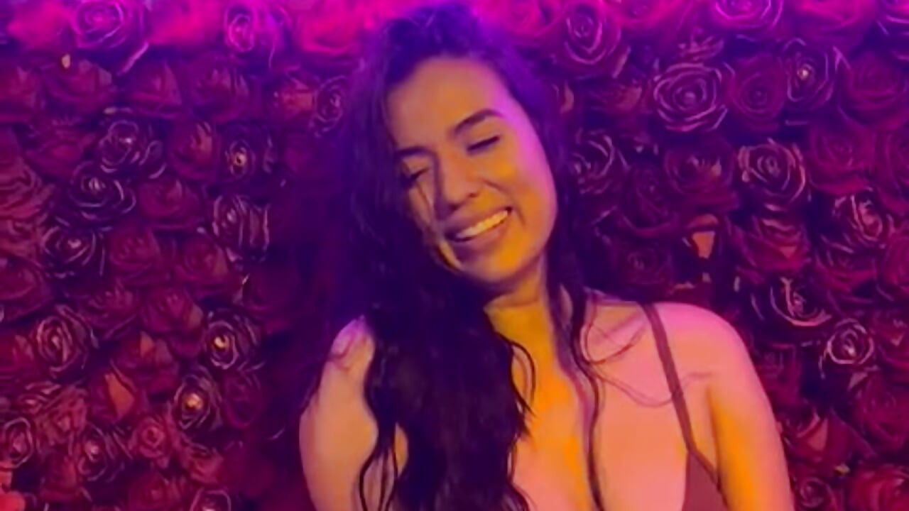 💋💋 - βίντεο μοντέλου Tallgooddes