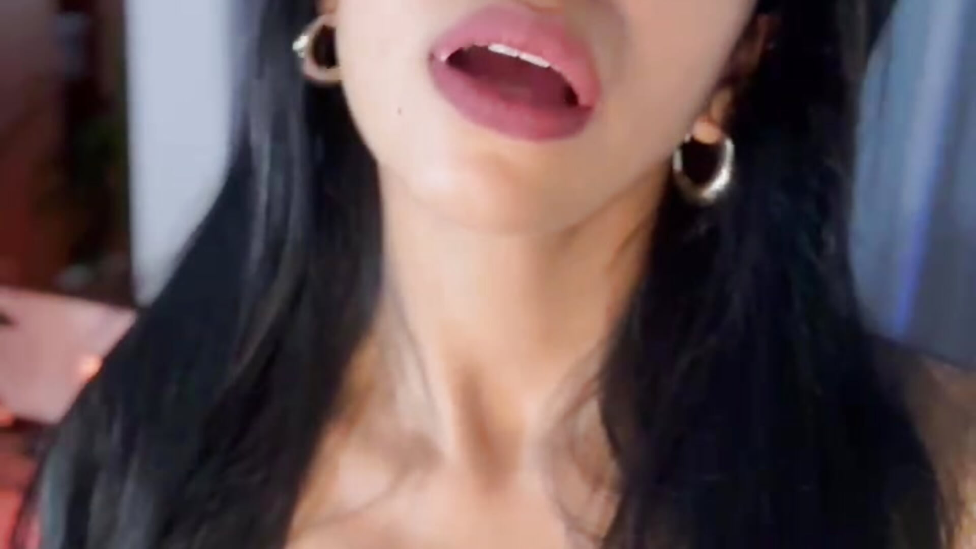 Today I'm in a very good mood... and a little naughty 😈 Will you come play with me for a while? 💋 - video by karinnixx cam model