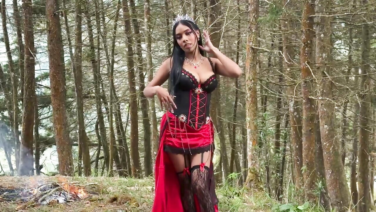 profile-intro-video-1790876326 – video modela na kameri CandyLips_4