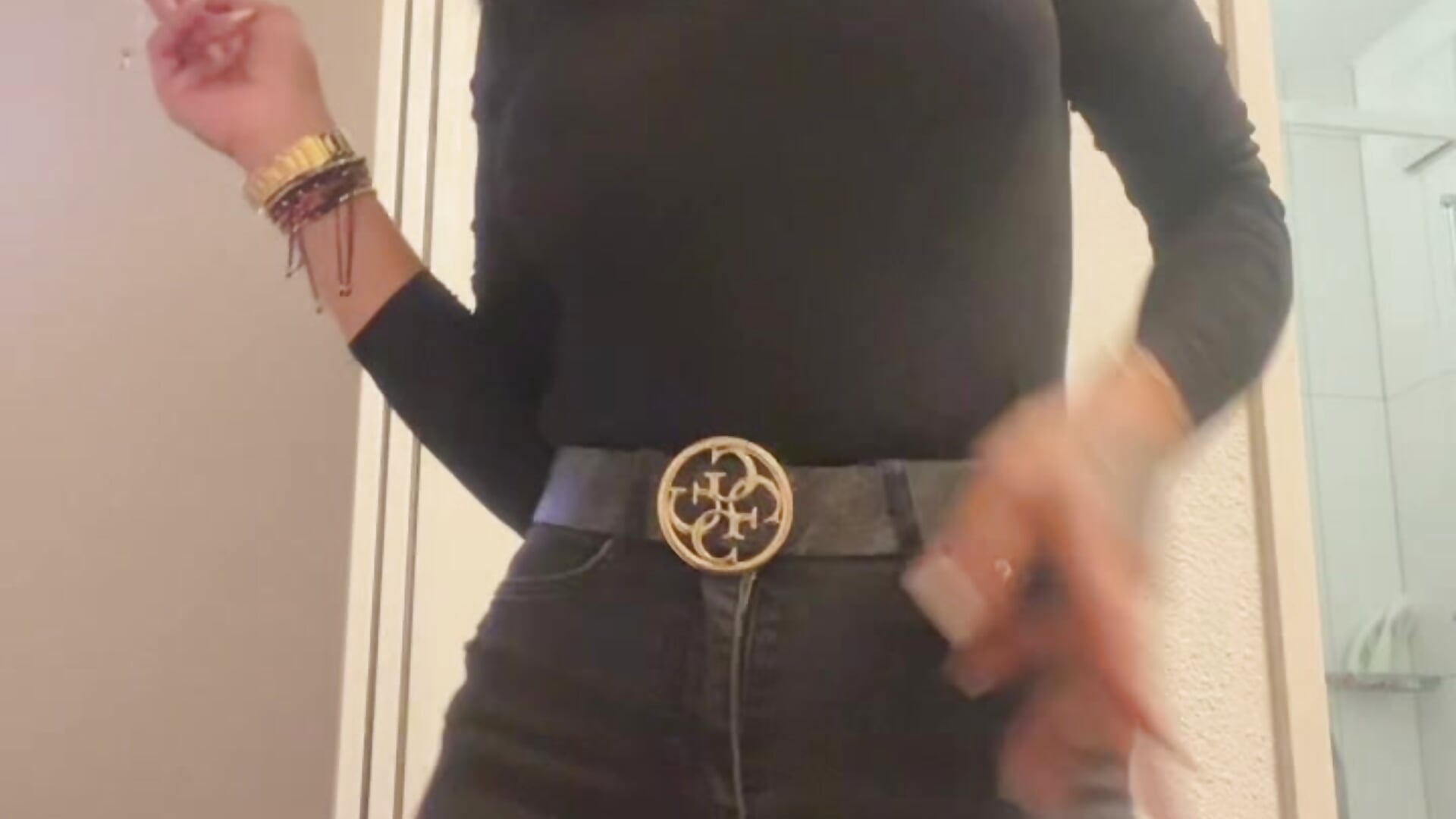 Love dance - video oleh model kamera Mariobianca