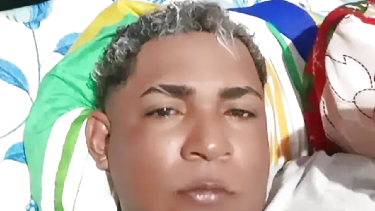 Kiss - video oleh model kamera moreno_sabroso2