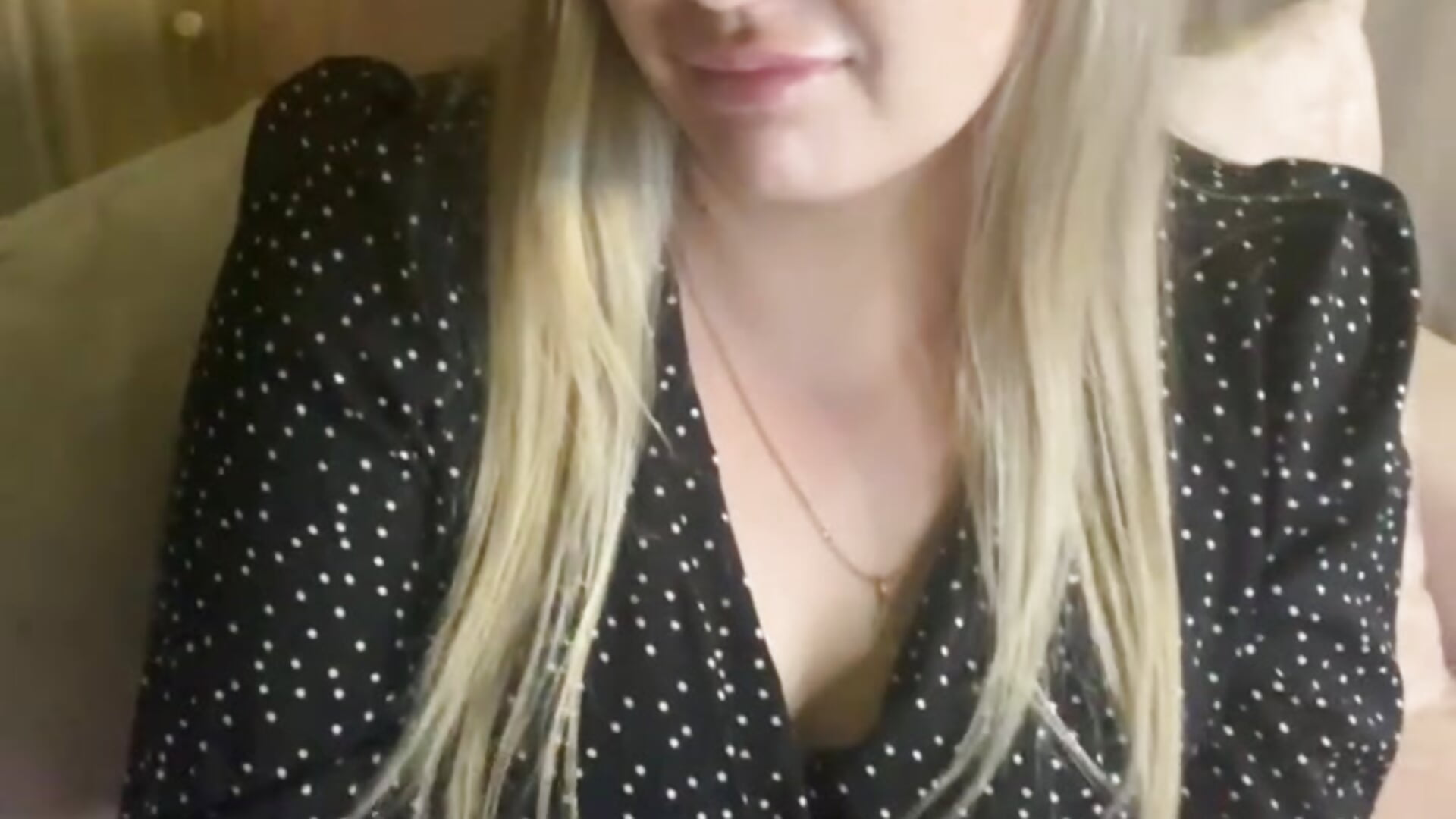 hello hello– KarenBoobies kameramodell videója