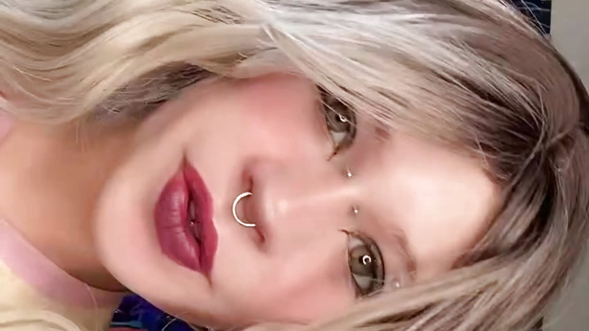 😼😼 - vidéo du modèle de showcams MeowMixer