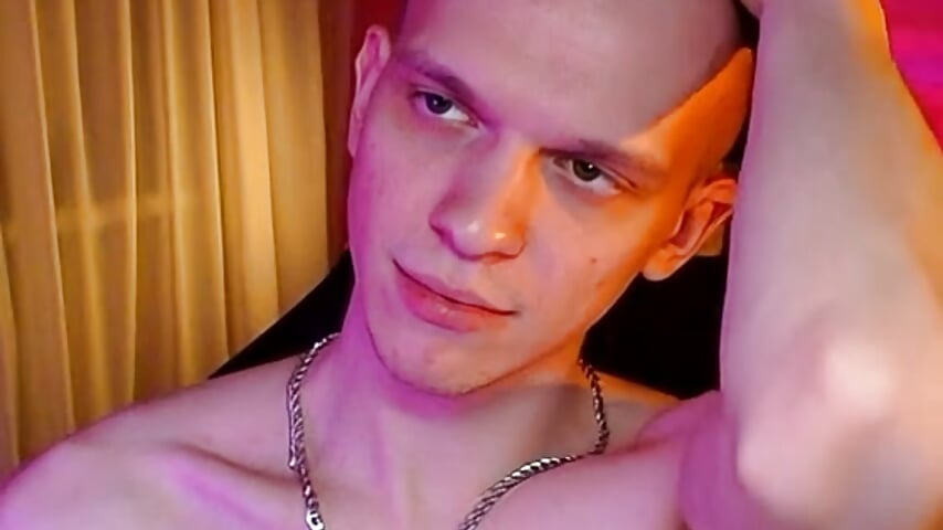 GROK doing sexy things with me - video van ravi_olle cam-model