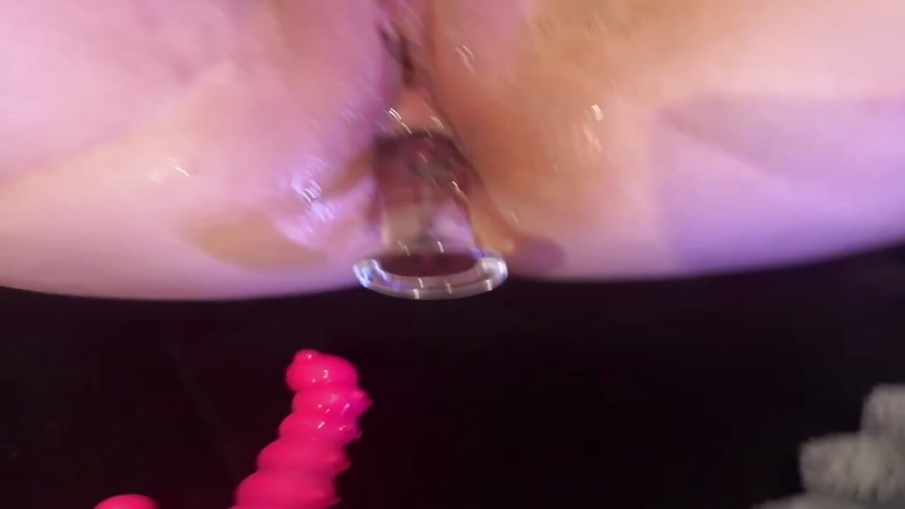 Fuck her with the toys anal 🥵 - vídeo de XxOGxXfabi modelo de câmara