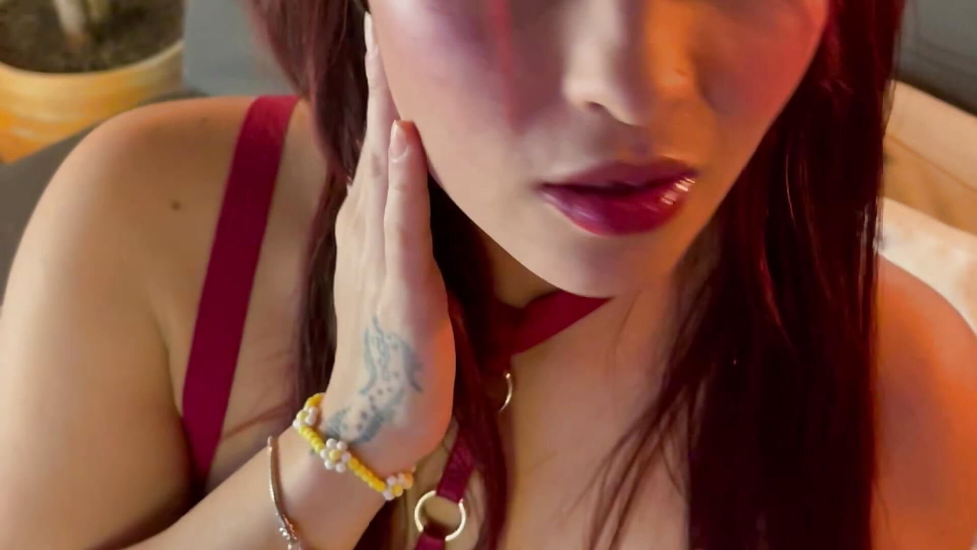 Piercing – video modela na kameri Dina_Carter