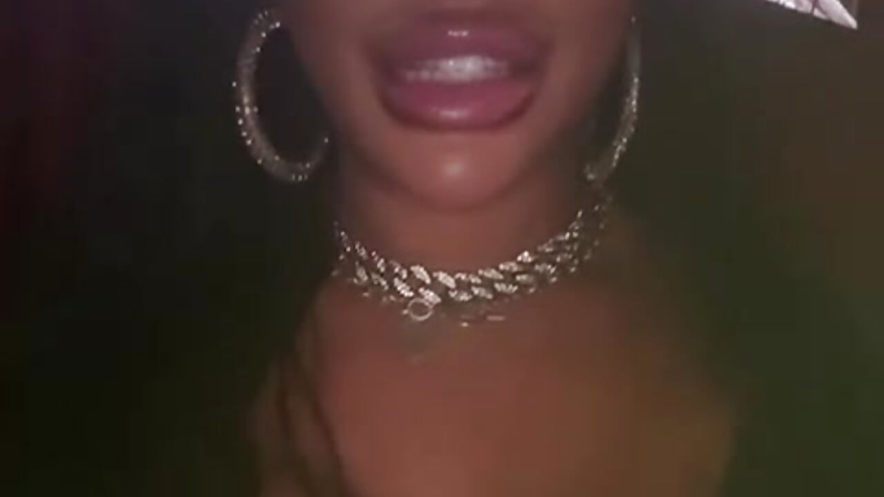 Heyyyy - video oleh model kamera Lovermolls